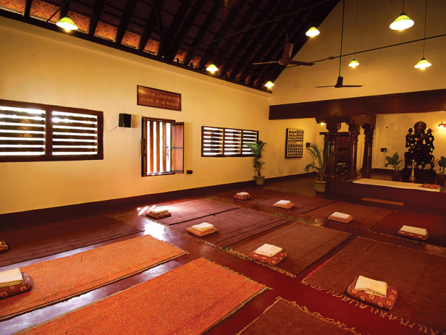 Ayurvedagram-yoga-hall-795×597